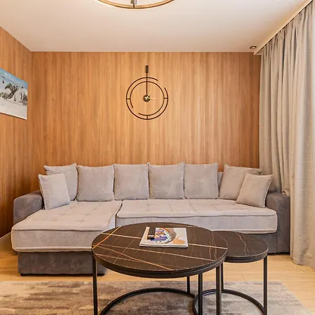 Grand With Free Access To Alpin Apartment